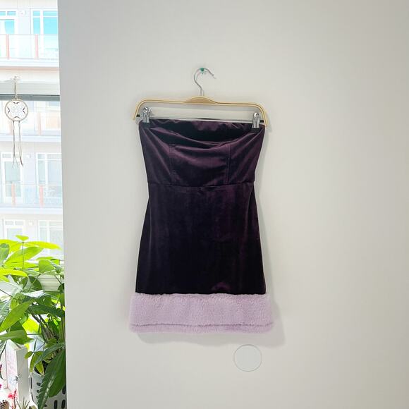 Urban Outfitters Purple Velvet & Faux Fur Strapless Mini Dress Size Small - Picture 1 of 7